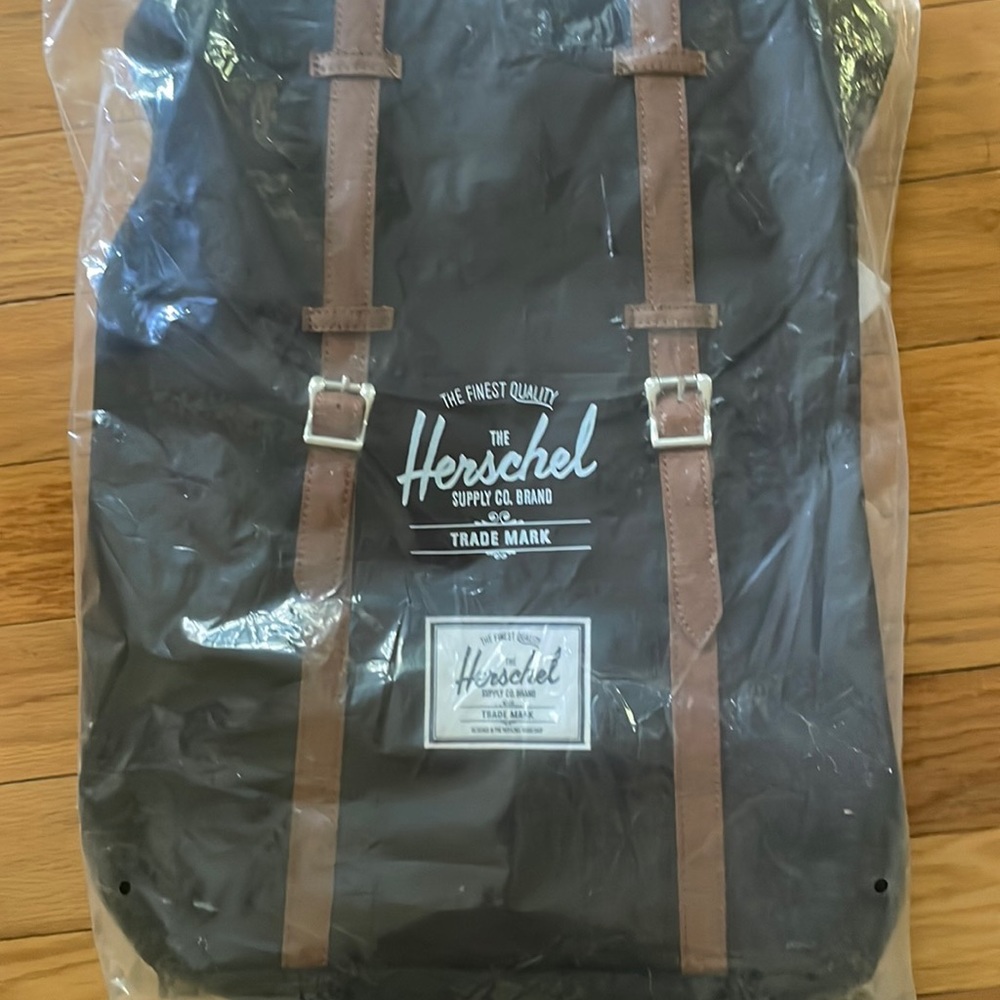 Hershel supply backpack